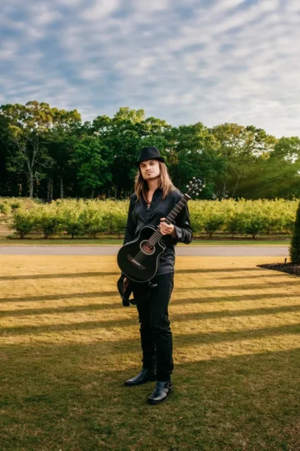 AWARD-WINNING Flamenco Fusion Guitar Virtuoso (Atlanta, GA) - Carlos Santana Meets Eddie Van Halen in a Mexican Standoff - For Fans of: Rodrigo y Gabriela